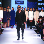 bollywood-actor-arjun-rampal-at-bugatti-shoes-launch-for-jabong-com-at-lakme-fashion-week-on-aug-29-2015-2