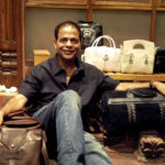 06 Dilip Kapur with Hidesign bags